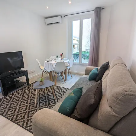 Apartment 2 Center Rated Parking Option