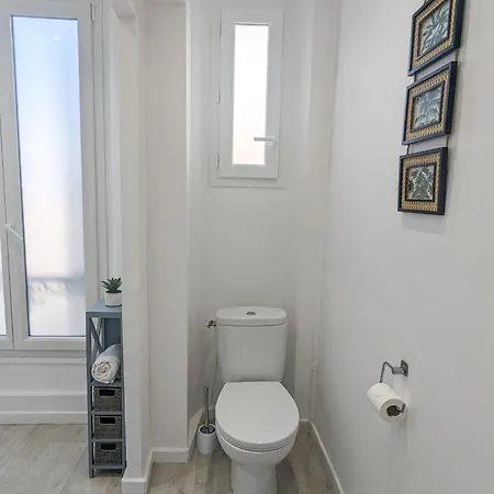 2 Center Rated Parking Option Apartment *
