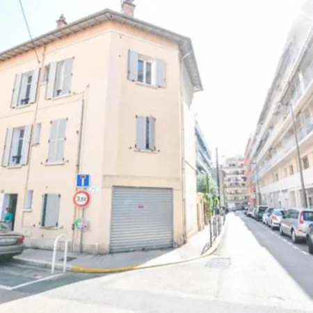 Apartment 2 Center Rated Parking Option *